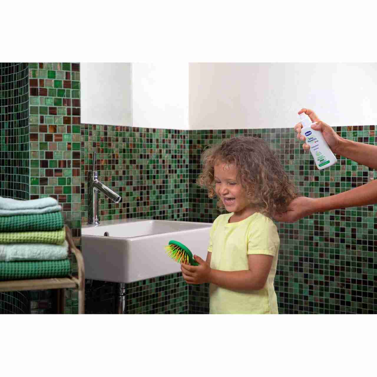 chicco detangler .
