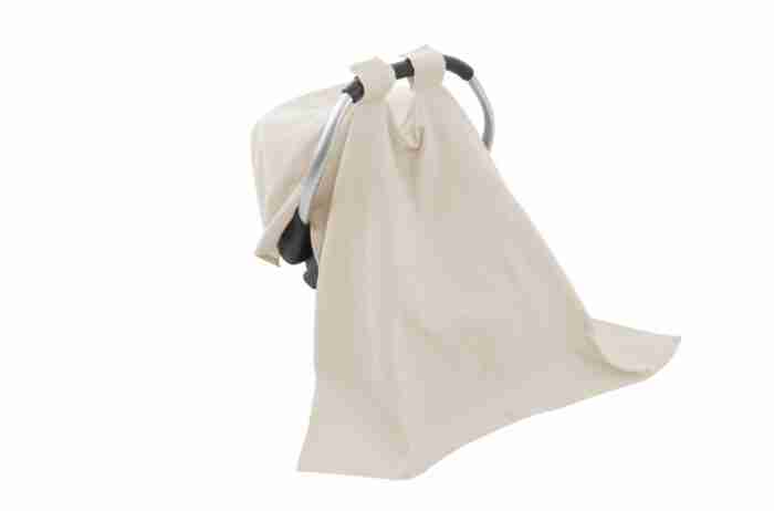 protectie-soare-din-muselina-pentru-carucior-babyjem-90x110-cm328050-700x462